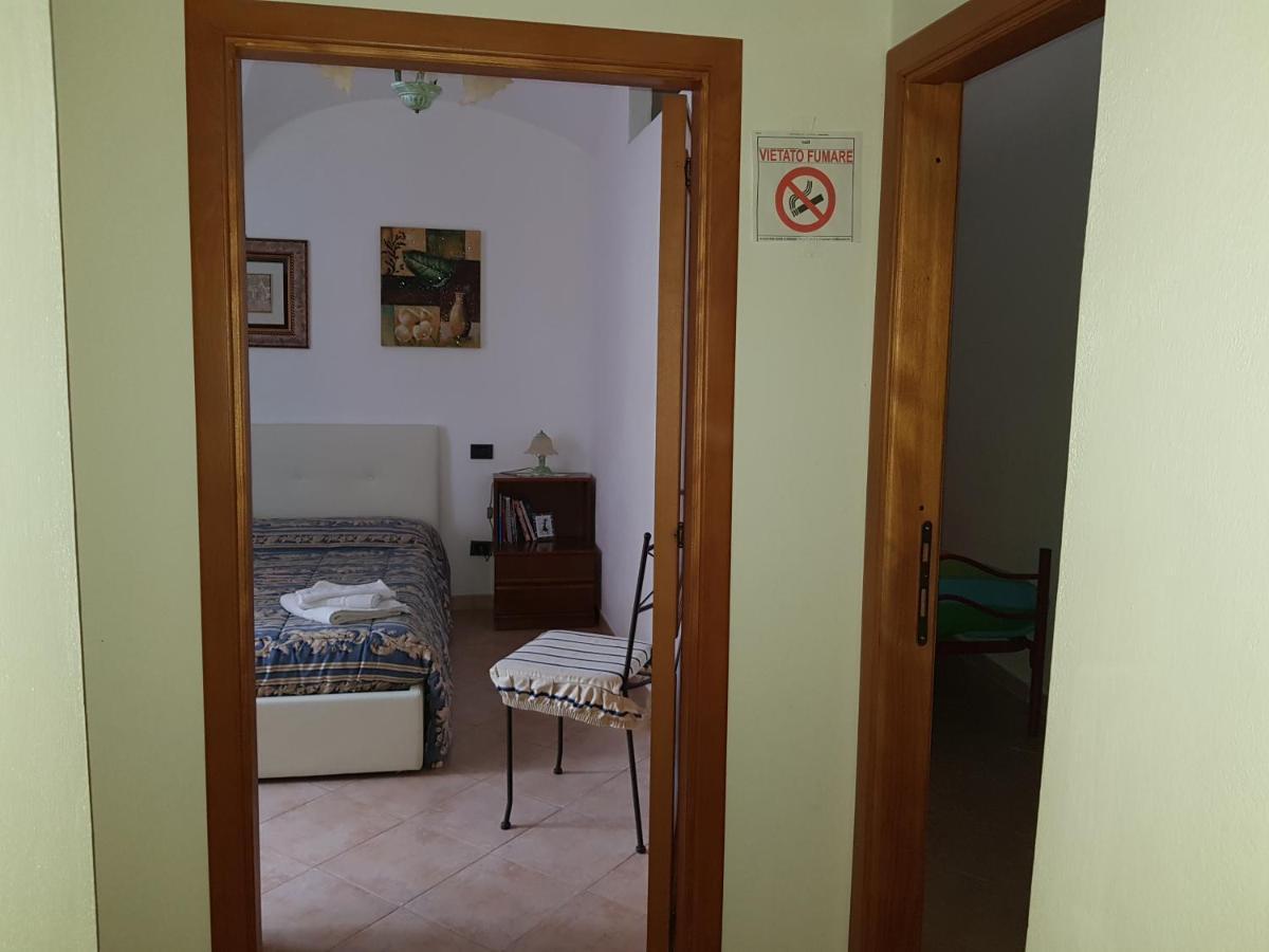 B&B Da Antonella Bosa Luaran gambar